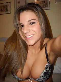 horny girl in White City looking for a friend with benefits